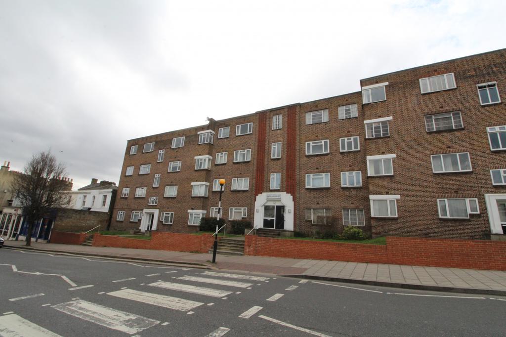 Denham Court, Kirkdale, SE26 2 bed apartment £1,300 pcm (£300 pw)