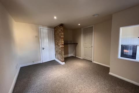 1 bedroom flat to rent, 42 High Street, Cambridgeshire, PE16