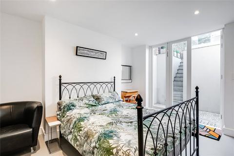 2 bedroom flat to rent, Lonsdale Square, Islington, London
