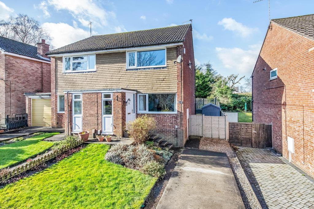 Birkdale Drive, Alwoodley, Leeds, LS17 7RU 2 bed semidetached house