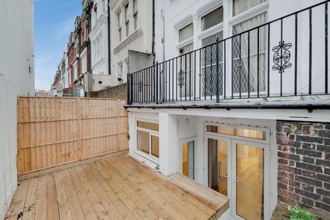 2 bedroom flat to rent, Comeragh Road, West Kensington, W14