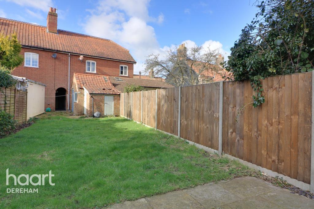 2 Kings Road, Dereham NR19 2AG 2 bed terraced house £210,000