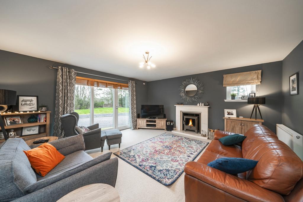 Spruce Gardens, Cupar Muir, KY15 5 bed detached house £400,000