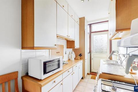 22 Windsor Road, Dagenham, RM8 3LA