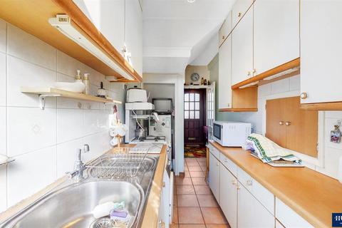 22 Windsor Road, Dagenham, RM8 3LA