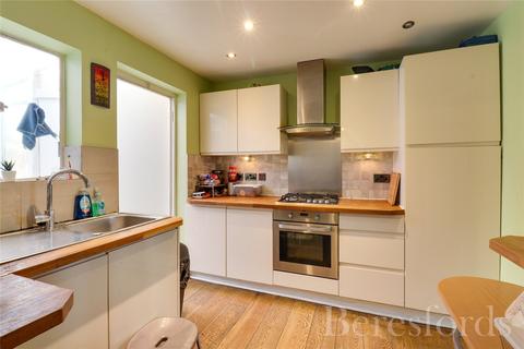 12 Stanwyck Gardens, Romford, RM3 7JU