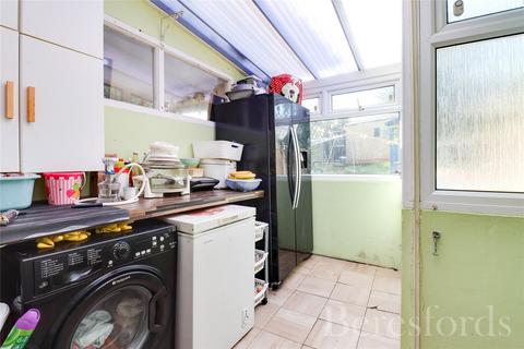 12 Stanwyck Gardens, Romford, RM3 7JU