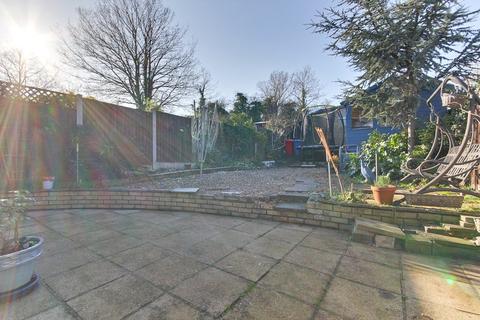 12 Stanwyck Gardens, Romford, RM3 7JU