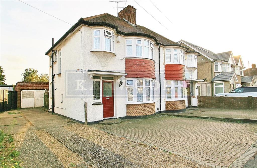 South Hayes 3 bed semidetached house £1,650 pcm (£381 pw)