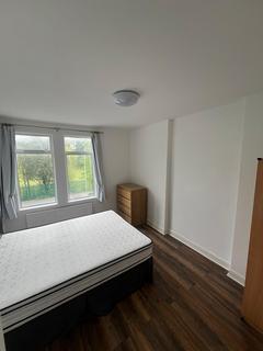 2 bedroom flat to rent, Sydenham Road CR0 2EL