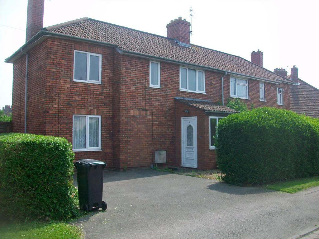 Beechen Drive 4 bed apartment £2,200 pcm (£508 pw)