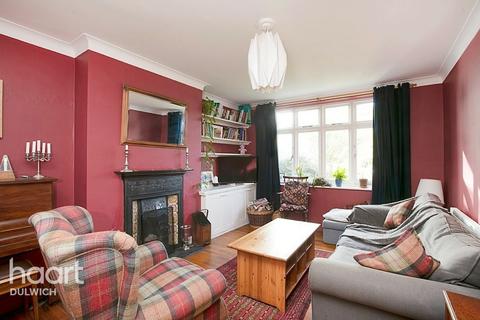 Upper Floor Flat, 55 Ravensbourne Park Crescent, London, SE6 4YG