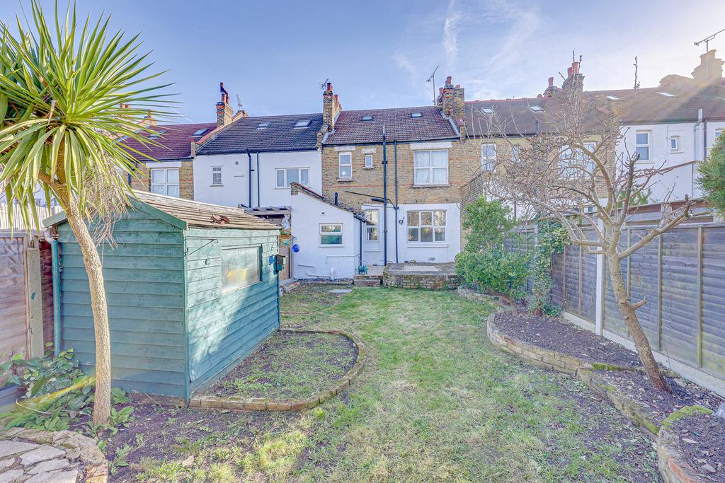 Leighton Avenue, Leighonsea, SS9 1 bed apartment £950 pcm (£219 pw)