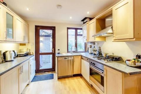 6 Murray Road, Richmond, TW10 7QD