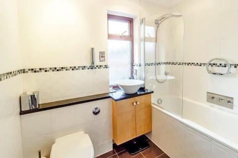 6 Murray Road, Richmond, TW10 7QD