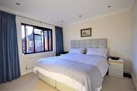6 Murray Road, Richmond, TW10 7QD