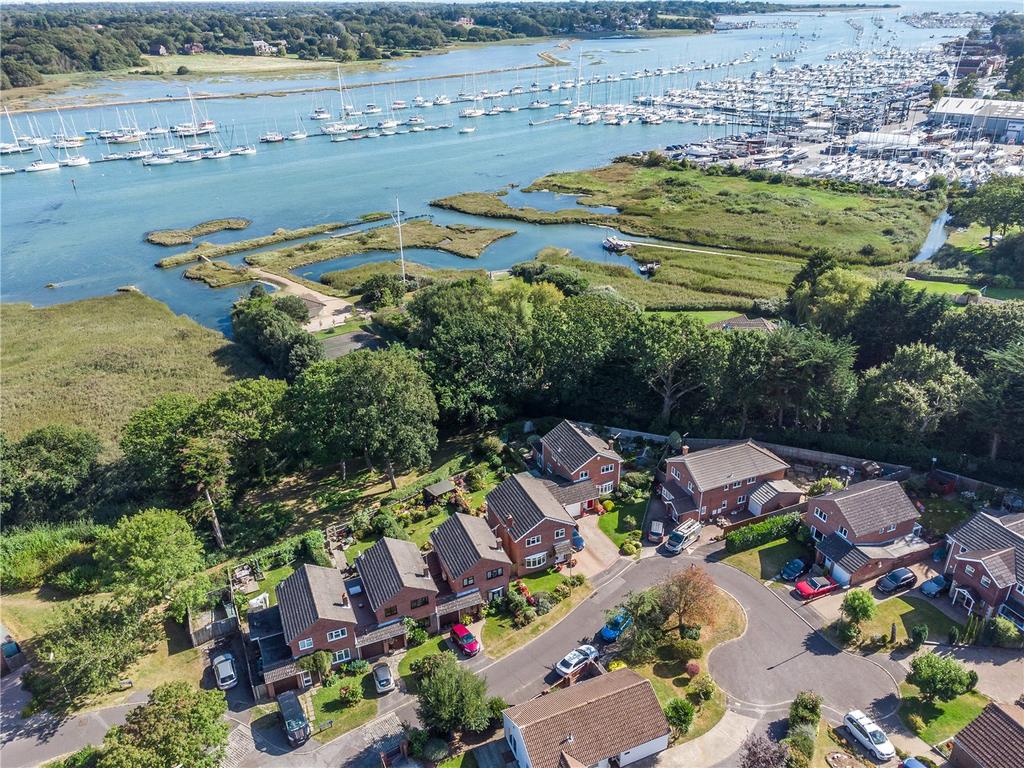 Mercury Gardens, Hamble, Southampton, SO31 4 bed link detached house ...