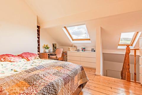 44 Delph Lane, Delph, Oldham, OL3 5HX