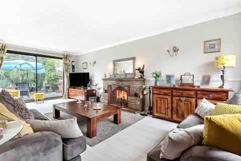 4 Perry Way, Lightwater, GU18 5LB