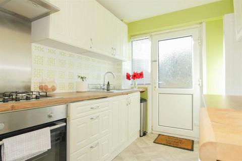 11 Broadlea Avenue, Leeds, LS13 2TA