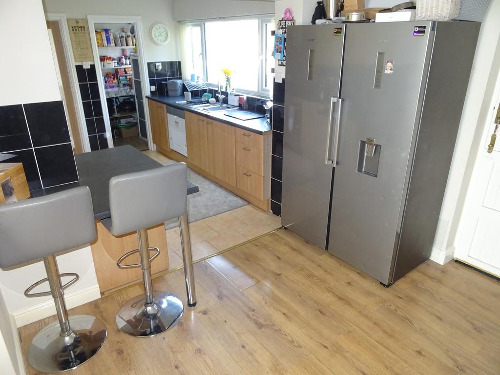 Kitchen / Living Area