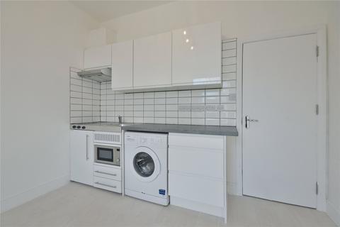 Studio to rent, Gainsborough Road, Woodside Park, London, N12