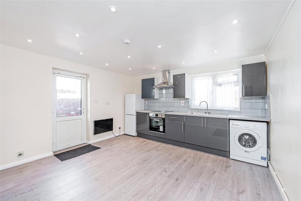 Palace Gates Road, London, N22 2 bed apartment £1,250 pcm (£288 pw)