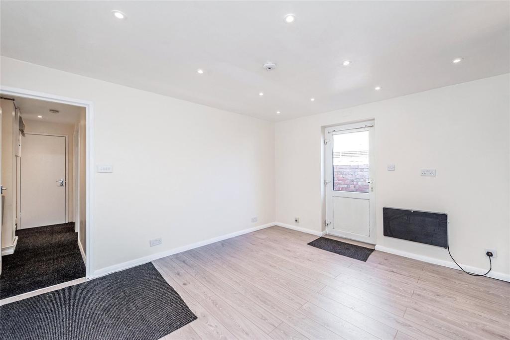 Palace Gates Road, London, N22 2 bed apartment £1,250 pcm (£288 pw)