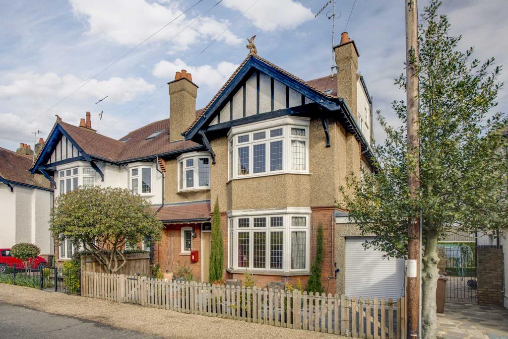 Avenue Rise, Bushey 4 bed semidetached house £1,250,000