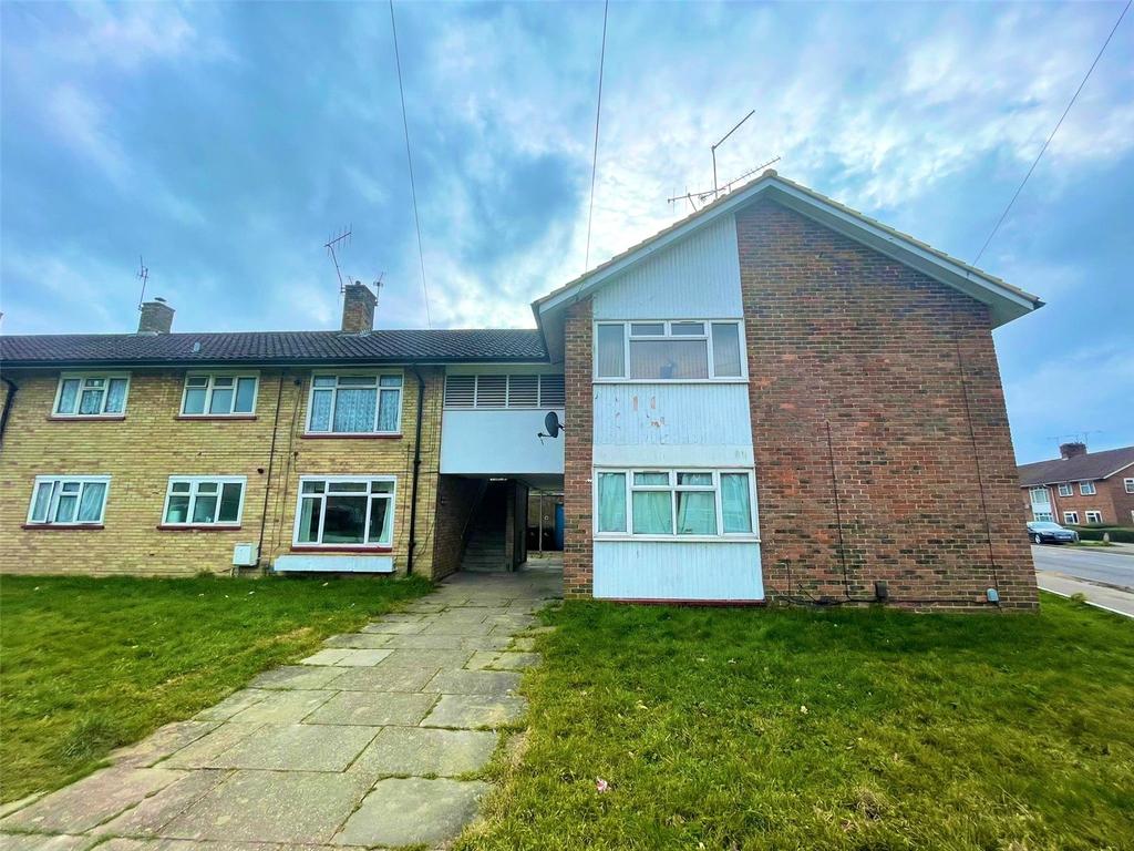 Martyrs Avenue, Langley Green, Crawley, West Sussex, RH11 2 bed