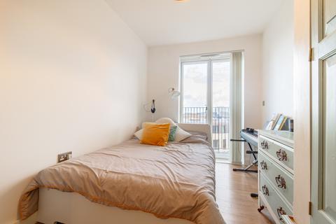 3 bedroom apartment to rent, PARK VIEW MANSION, LONDON, United Kingdom, E20