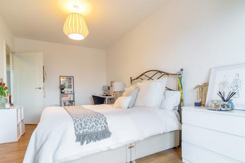 3 bedroom apartment to rent, PARK VIEW MANSION, LONDON, United Kingdom, E20