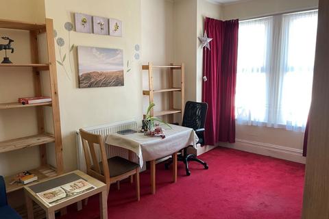 3, Walnut Tree House Junction Road, Brentford, TW8 9NN