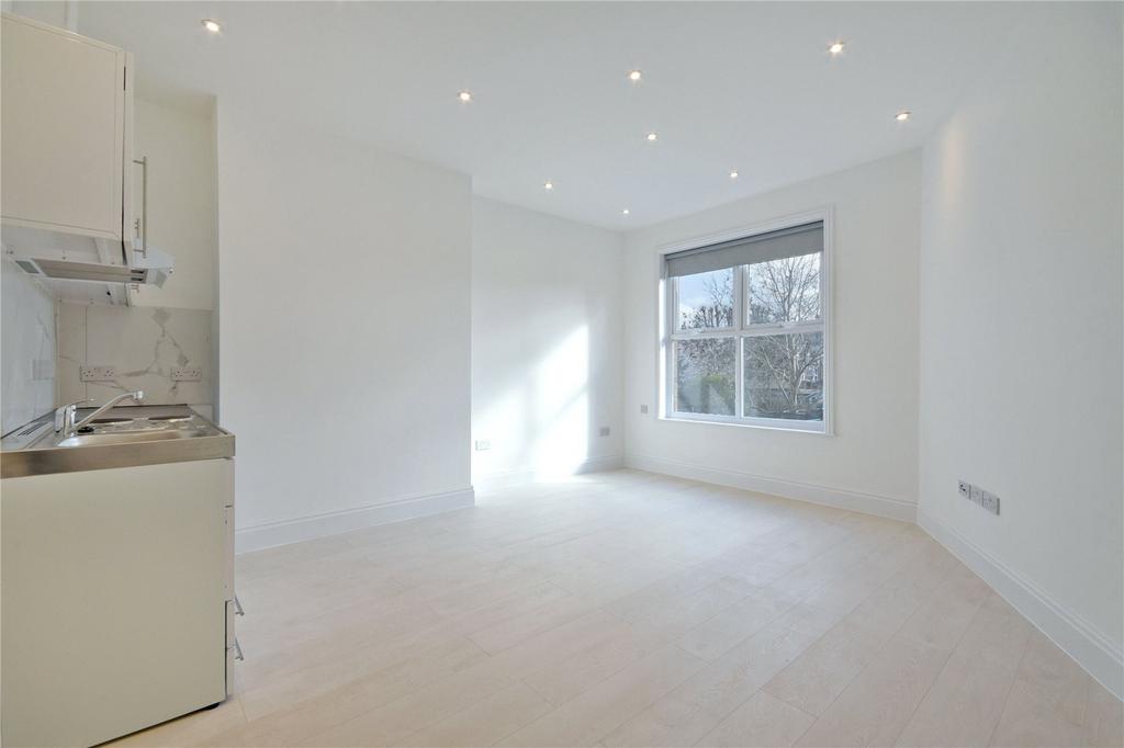 Gainsborough Road, Woodside Park, N12 Studio £1,200 pcm (£277 pw)