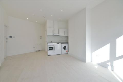 Studio to rent, Gainsborough Road, Woodside Park, N12