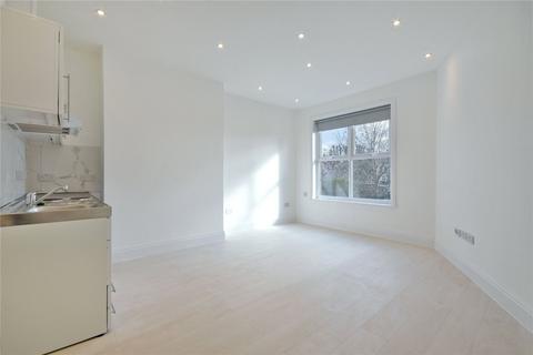 Studio to rent, Gainsborough Road, Woodside Park, N12