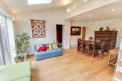 123 Beech Lane, Earley, Reading, RG6 5QD