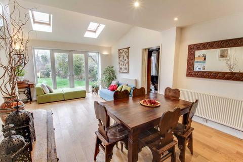123 Beech Lane, Earley, Reading, RG6 5QD