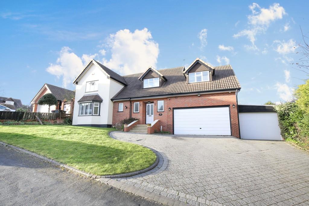 Charnwood Drive, Hartshill 4 bed detached house £575,000