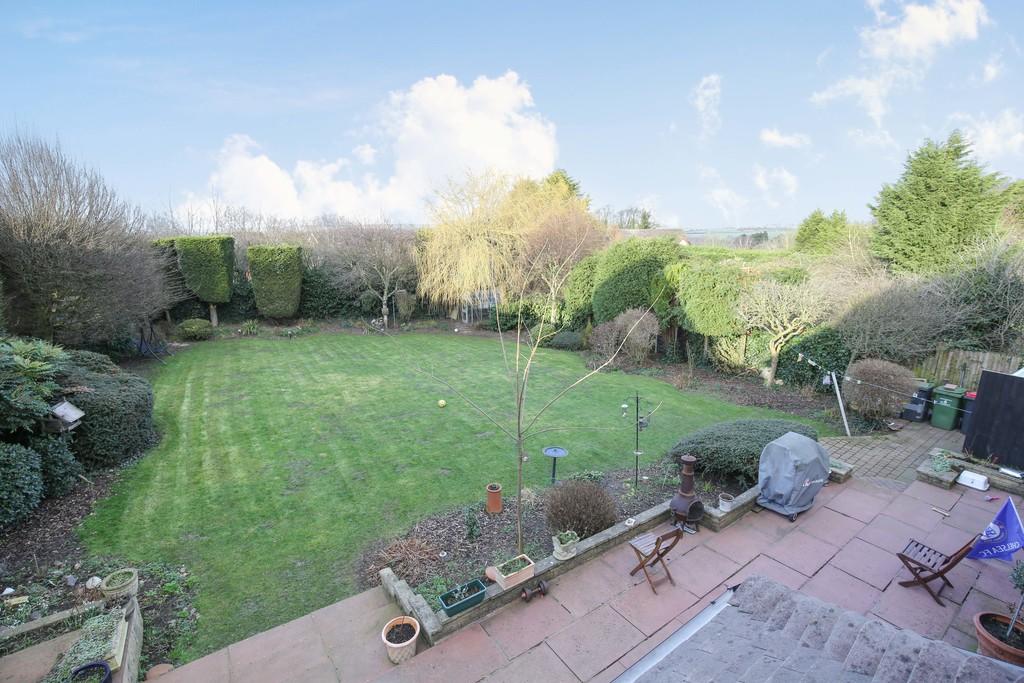 Charnwood Drive, Hartshill 4 bed detached house £575,000