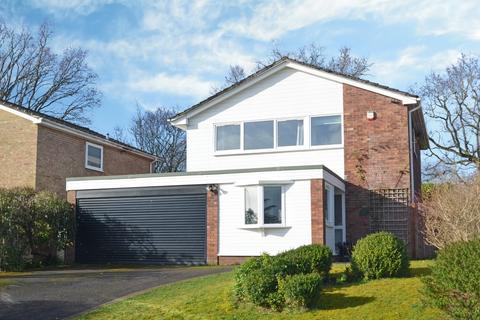 12 Yewens, Chiddingfold, Godalming, GU8 4SD