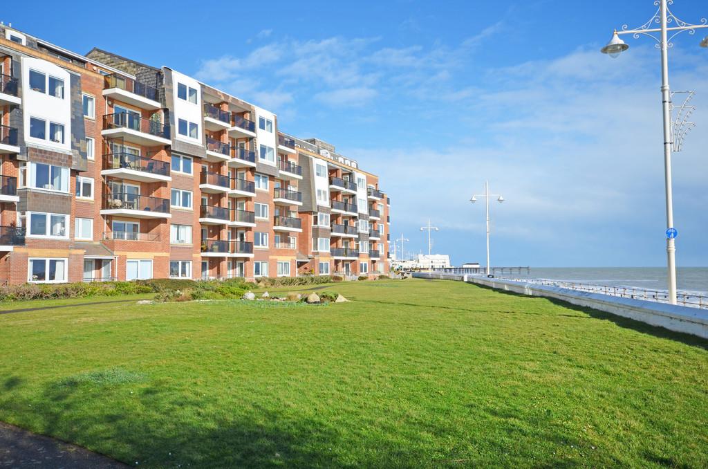 Rock Gardens, Bognor Regis 1 bed apartment £240,000