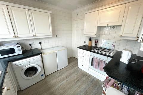 2 bedroom flat to rent, Outram Road, Southsea