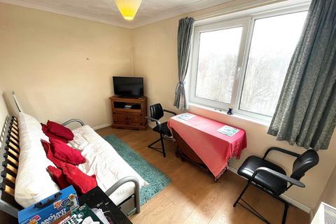 2 bedroom flat to rent, Outram Road, Southsea