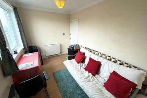 2 bedroom flat to rent, Outram Road, Southsea