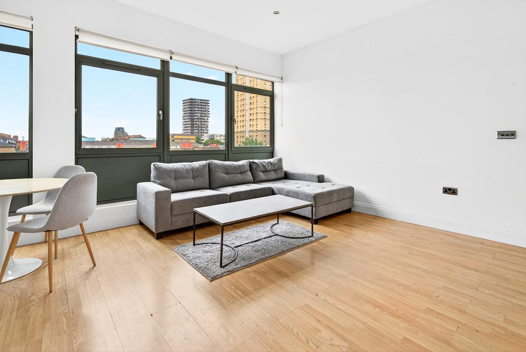 02  To Let 1 Bedroom Flat Commercial Road E1 www.n