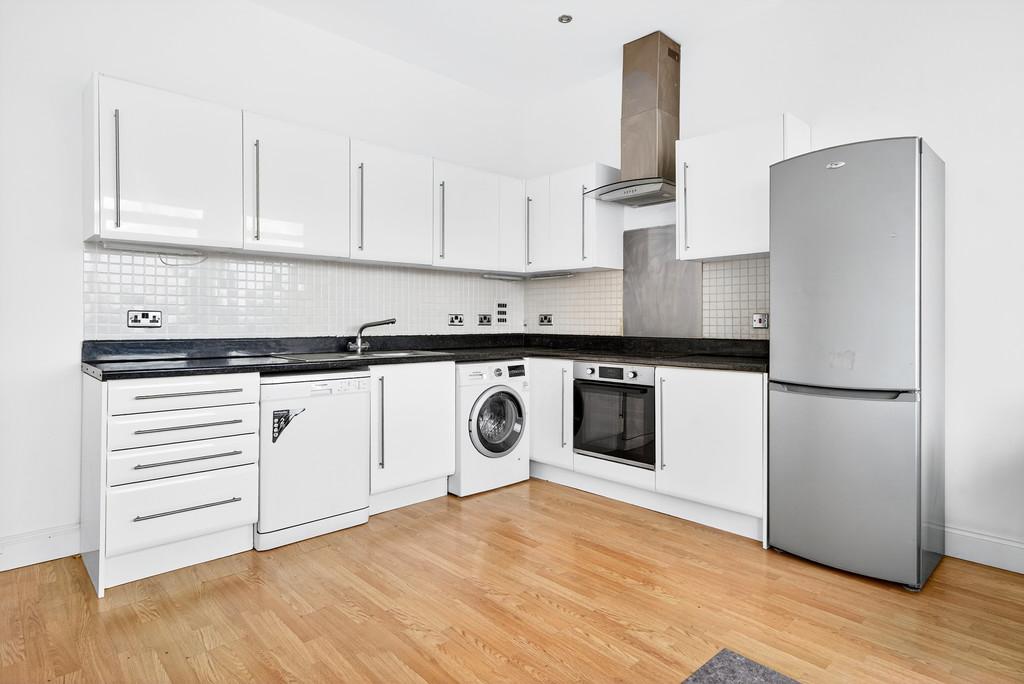 04  To Let 1 Bedroom Flat Commercial Road E1 www.n