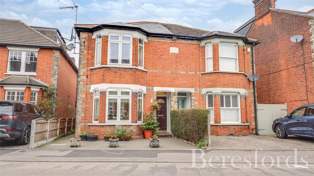 Western Road, Brentwood, CM14 3 bed semidetached house £675,000