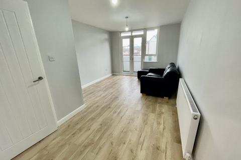 2 bedroom flat for sale - London Road, Westcliff-On-Sea