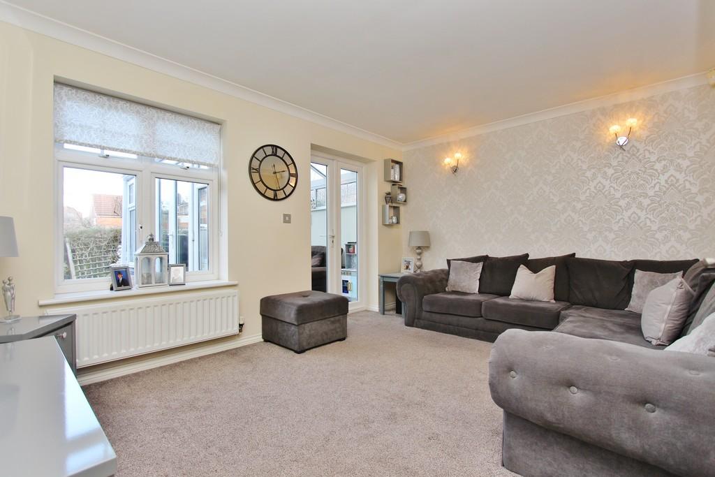 Ascot Drive, Dosthill 3 bed detached house £325,000